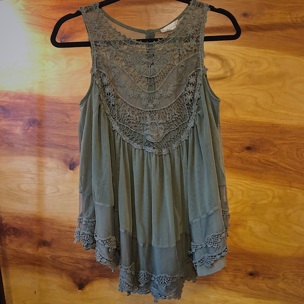 Altar’d State- lacy mesh button back tank top